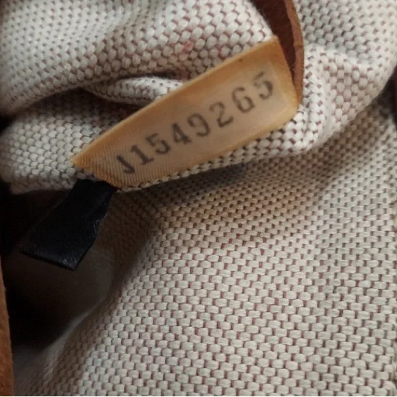 Dooney & Bourke Black Leather Shoulder Bag with Brown Trim - Picture 8 of 9